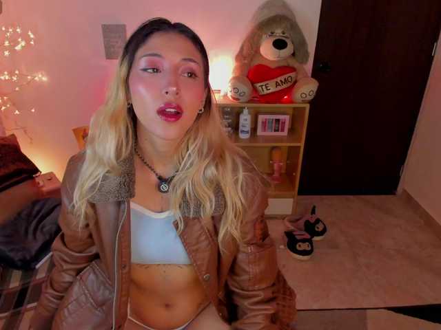 CuteWee420 live cam on BongaCams