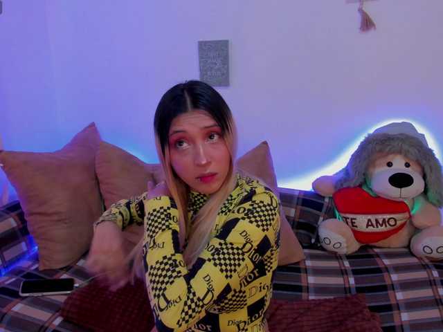CuteWee420 live cam on BongaCams