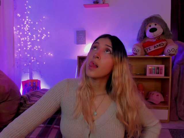 CuteWee420 live cam on BongaCams