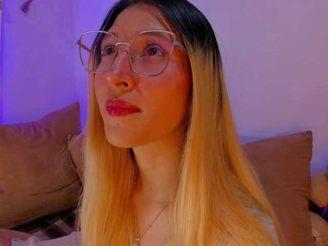 CuteWee420 live cam on BongaCams