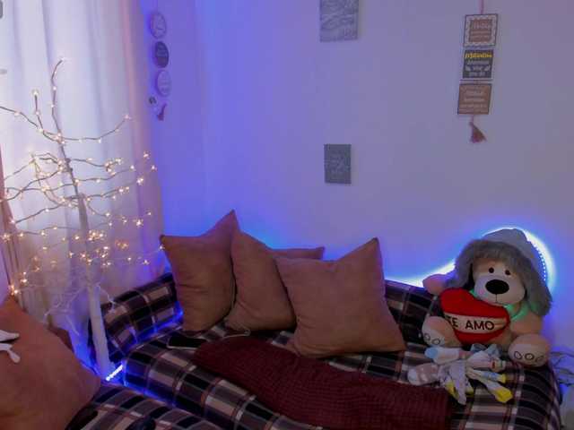CuteWee420 live cam on BongaCams