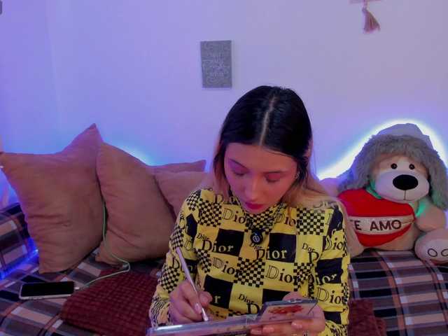 CuteWee420 live cam on BongaCams