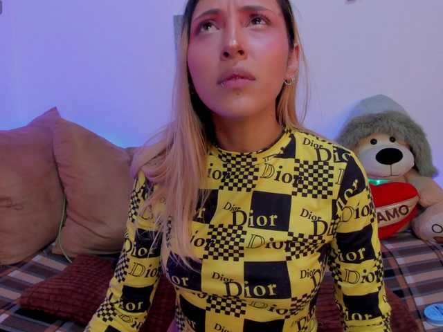 CuteWee420 live cam on BongaCams