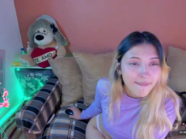 CuteWee420 live cam on BongaCams
