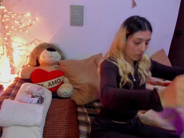 CuteWee420 live cam on BongaCams