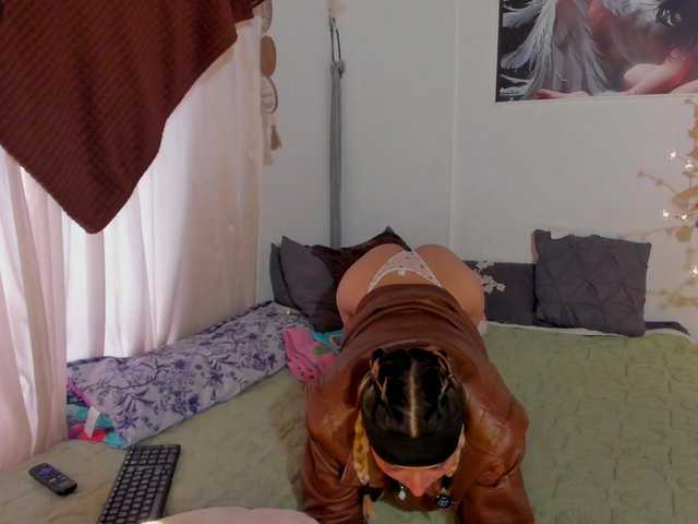 CuteWee420 live cam on BongaCams