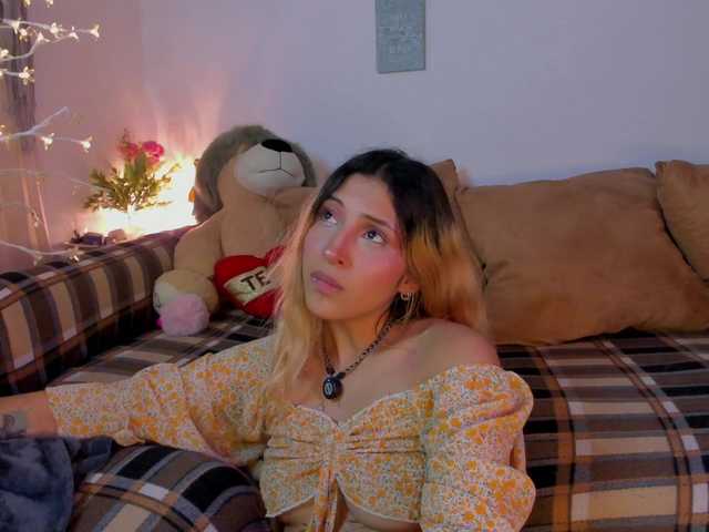CuteWee420 live cam on BongaCams