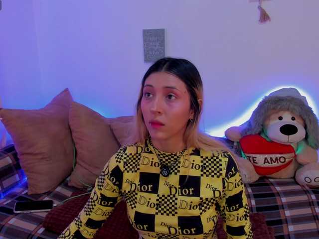 CuteWee420 live cam on BongaCams