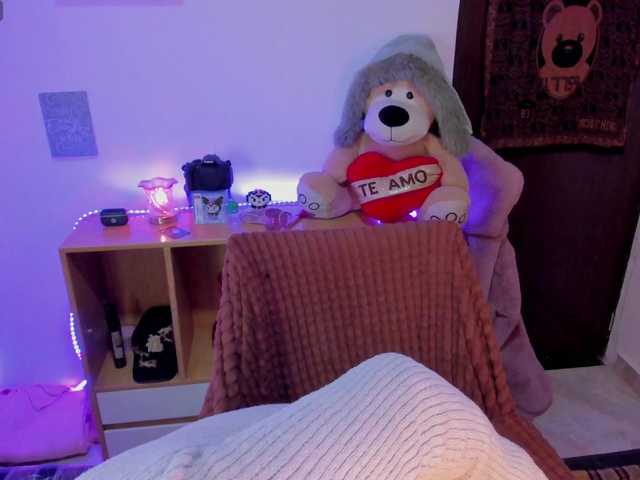 CuteWee420 live cam on BongaCams