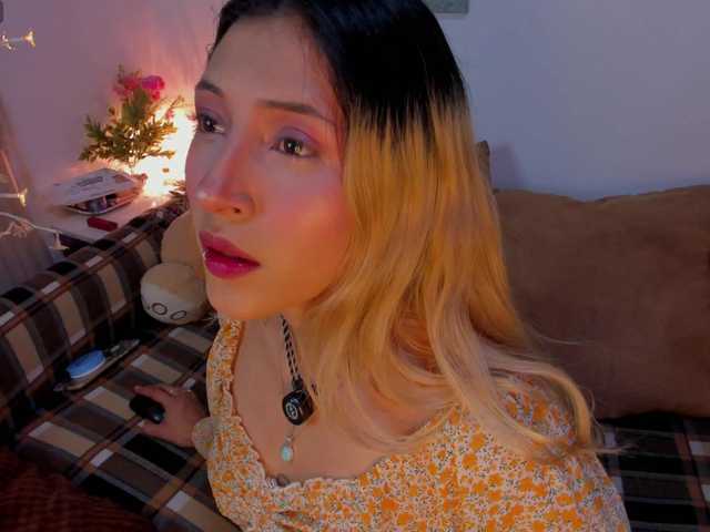 CuteWee420 live cam on BongaCams