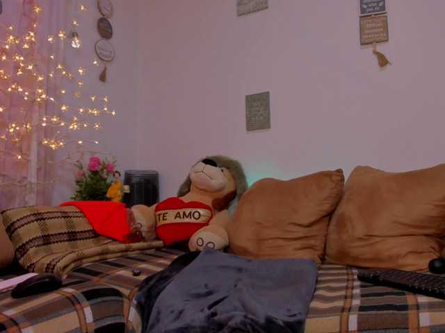 CuteWee420 live webcam show