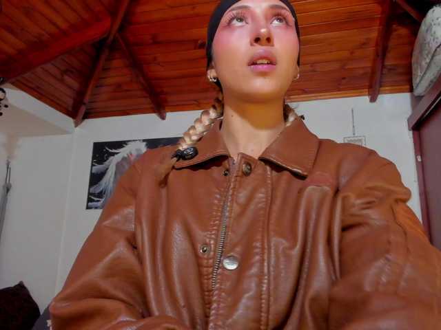 CuteWee420 live cam on BongaCams