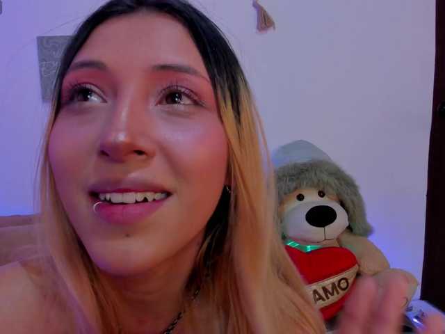 CuteWee420 live cam on BongaCams