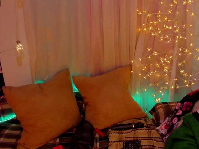 CuteWee420 live webcam show