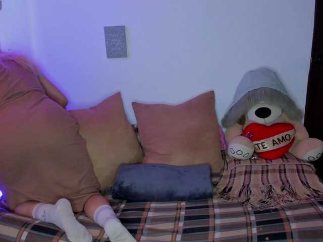 CuteWee420 live cam on BongaCams
