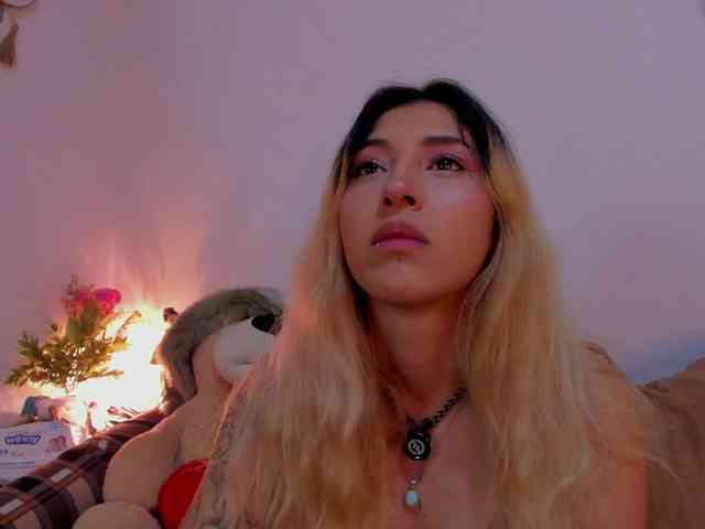 CuteWee420 Live Webcam on BongaCams