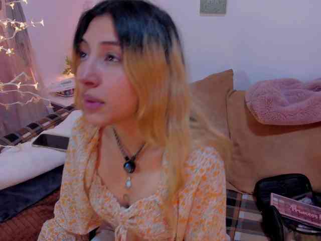 CuteWee420 Live Webcam on BongaCams