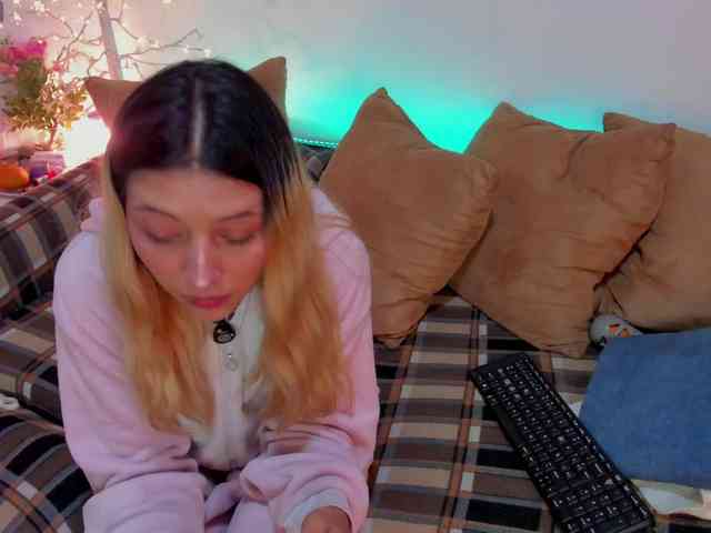 CuteWee420 webcam
