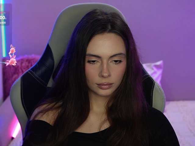 Allla live on BongaCams