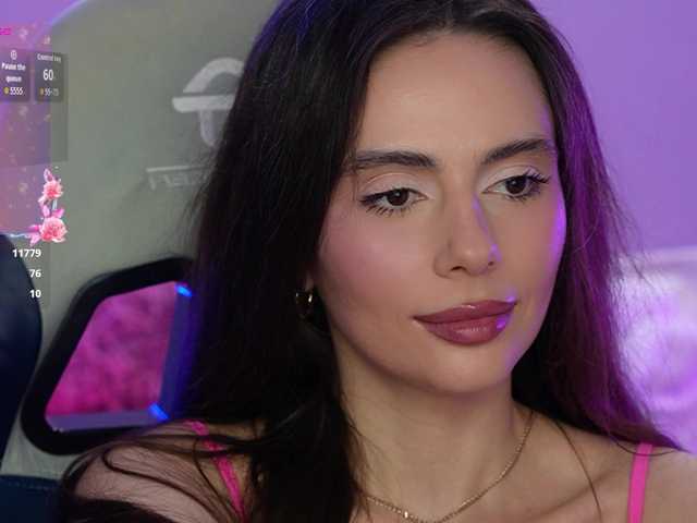 le modèle Allla est en webcam porno dans un show sur le site bongacams, il possède les tags suivants: White/Caucasian,Brunette,Shaved