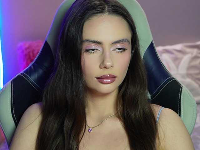 Allla's BongaCams show and profile