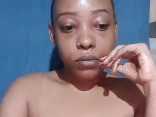 Hennesy-Camila's Live Webcam