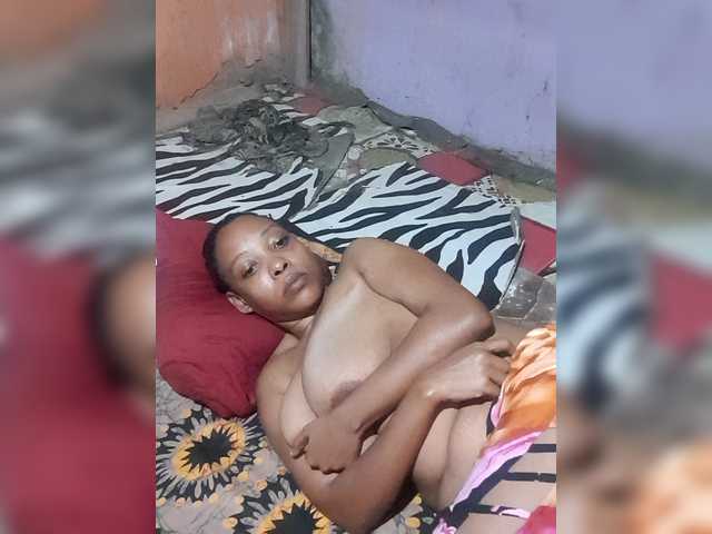 Hennesy-Camila's BongaCams show and profile