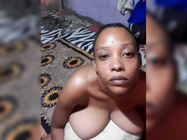 Hennesy-Camila's BongaCams show and profile