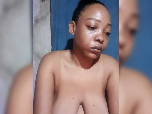 Hennesy-Camila live cam on BongaCams