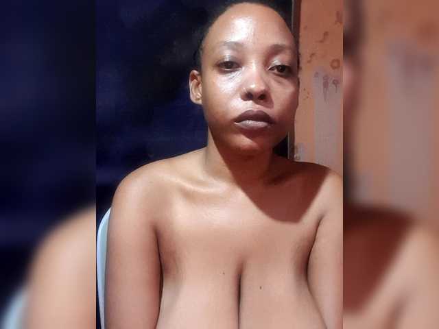 Hennesy-Camila's BongaCams show and profile