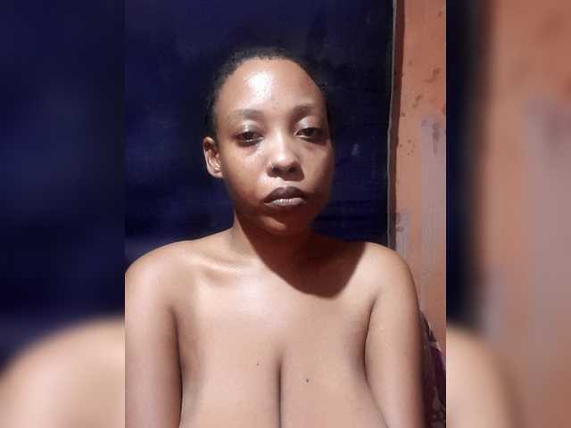 Hennesy-Camila's BongaCams show and profile