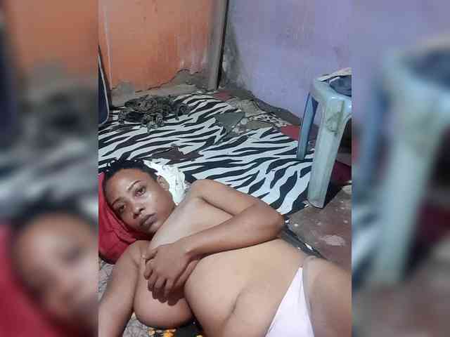 Hennesy-Camila webcam