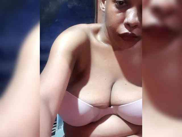 Hennesy-Camila webcam