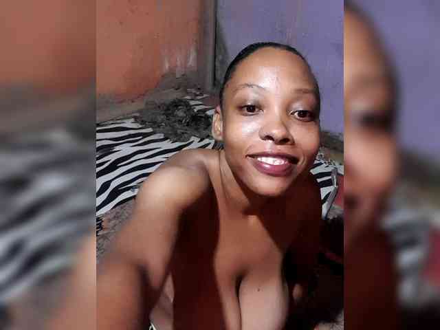 Hennesy-Camila webcam