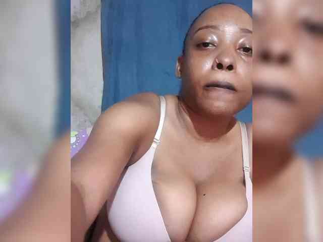 Hennesy-Camila webcam