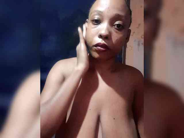 Hennesy-Camila webcam