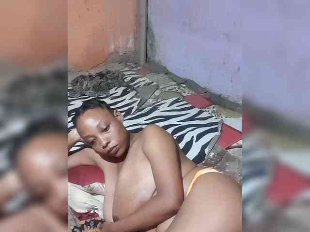 Hennesy-Camila webcam