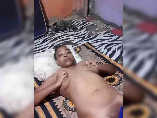 Hennesy-Camila webcam