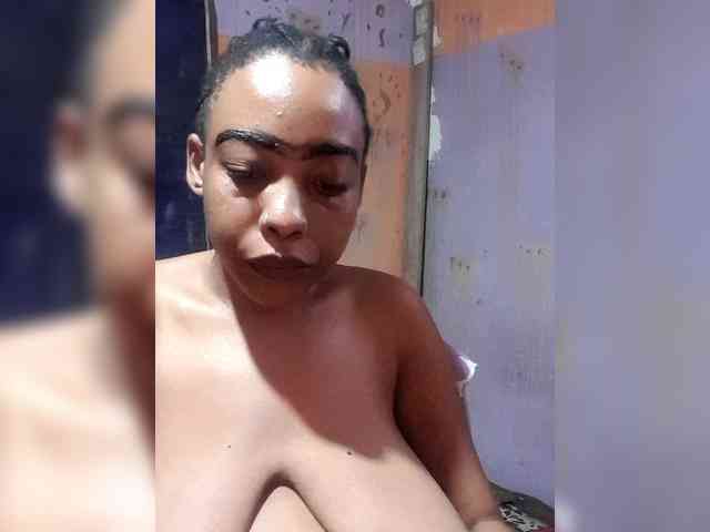 Hennesy-Camila webcam