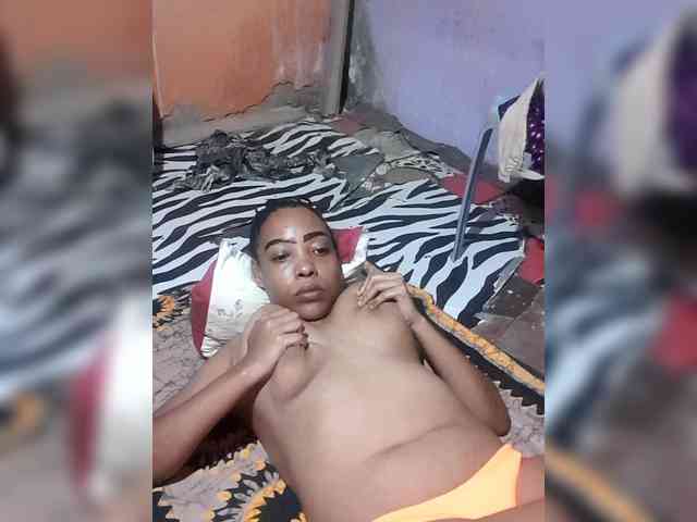 Hennesy-Camila webcam