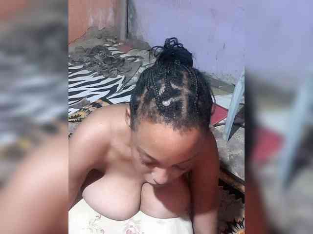 Hennesy-Camila webcam