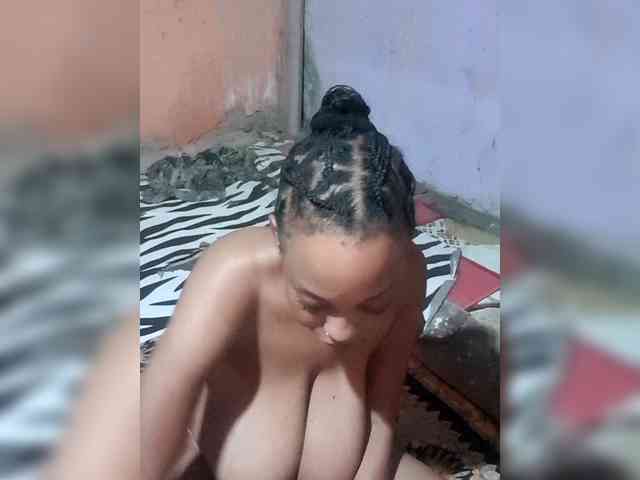 Hennesy-Camila webcam