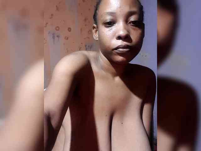 Hennesy-Camila webcam