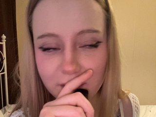 Mia_Wells