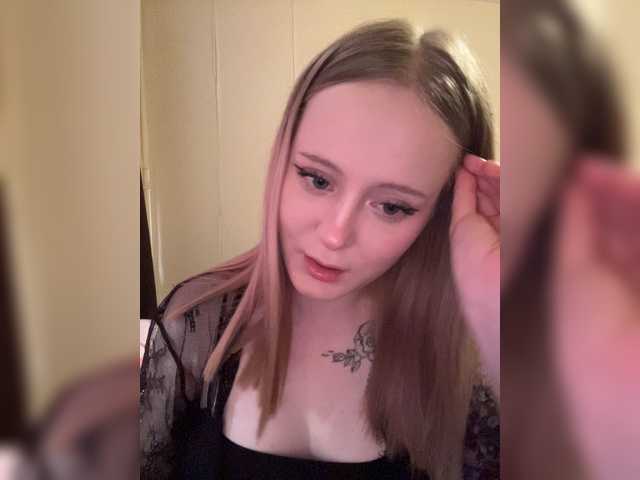 Mia_Wells