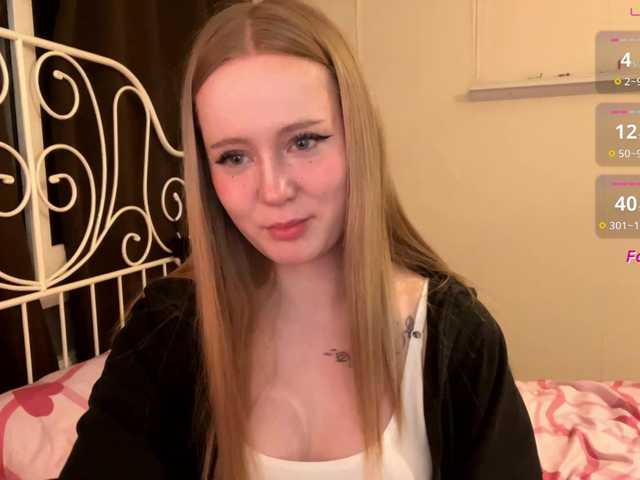 LolaMin live cam