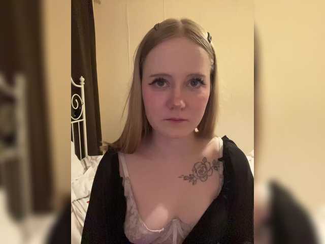 girl LolaMin