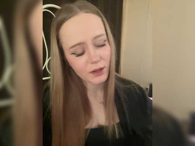 LolaMin's BongaCams show and profile