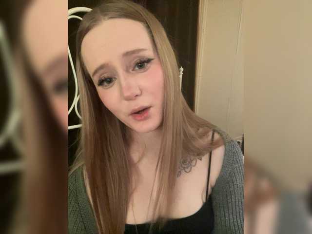 LolaMin's BongaCams show and profile