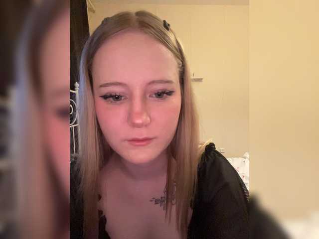 Mia_Wells